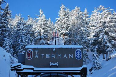 Se vende Mt. Waterman, la estación de esquí que abre cada cuatro años