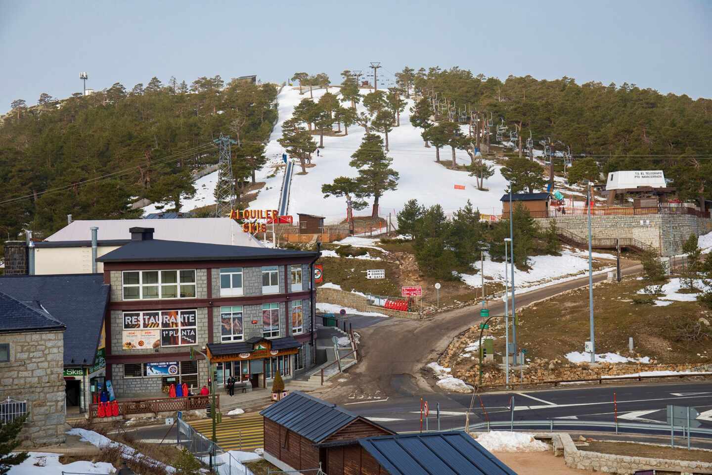 Podemos Cercedilla pide desmantelar la estación de esquí de Navacerrada -  Noticias - Nevasport.com