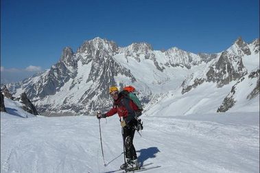 Mt. Blanc du Tacul: Goulotte Gabarrou-Albinoni: 500mts, III, 4+
