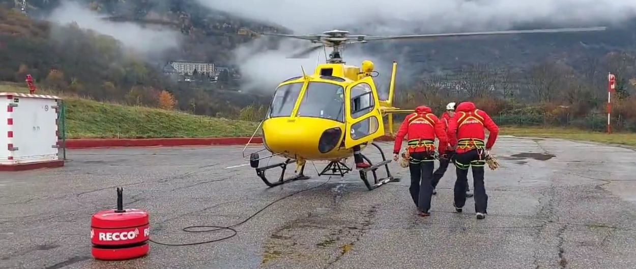 Pompiers d'Aran ya tiene una pionera campana SAR Recco en su helicóptero
