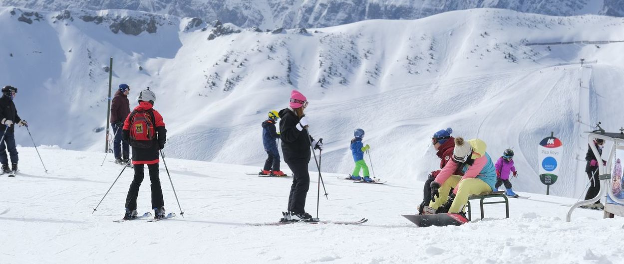 Vuelve a nevar en las estaciones de esquí de Formigal y Cerler