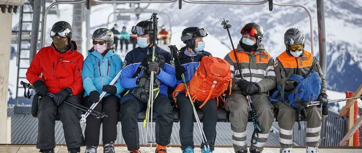 Suiza estudia exigir certificado COVID para acceder a sus estaciones de esquí