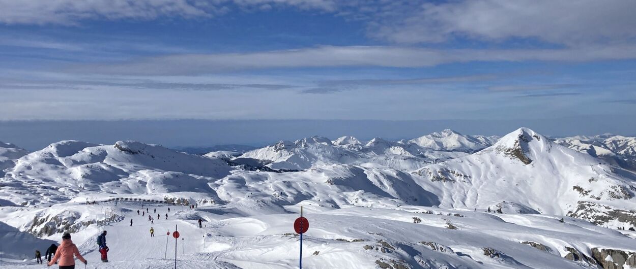 Esquiando con solete por La Pierre St Martin 