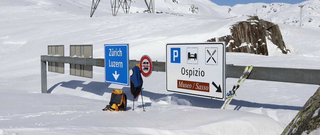 Todavía se acumulan grandes masas de nieve de hasta 8 metros en los Alpes de Suiza