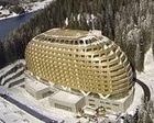 Quiebra el famoso Huevo de Oro de Davos