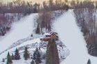 Se compran una mansión y encontraron una estación de esquí