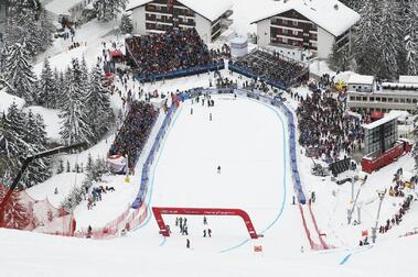 La FIS y la organización de los Mundiales de esquí Crans Montana 2027 acercan posturas