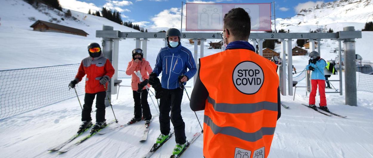 Francia también baraja pedir el Pasaporte COVID para acceder a sus estaciones de esquí