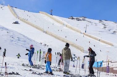 Centros de ski siguen trabajando para abrir esta temporada