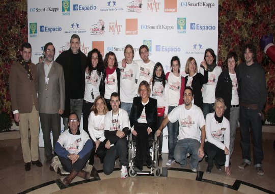 fotografía de grupo de colaboradores y voluntarios de la Fundación También