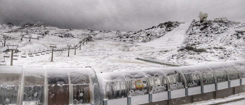 Sierra Nevada se prepara para abrir la temporada de esquí dentro de un mes
