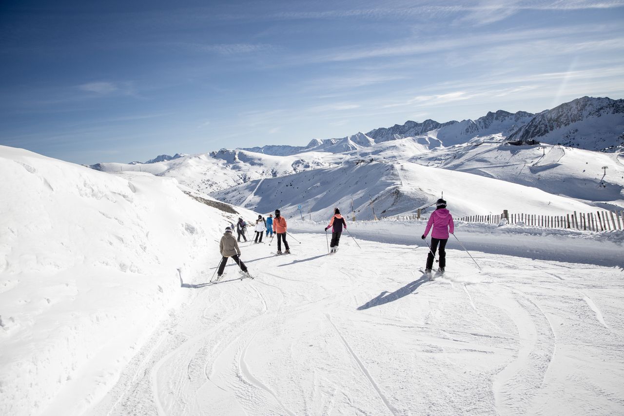 esquiadores en Grandvalira