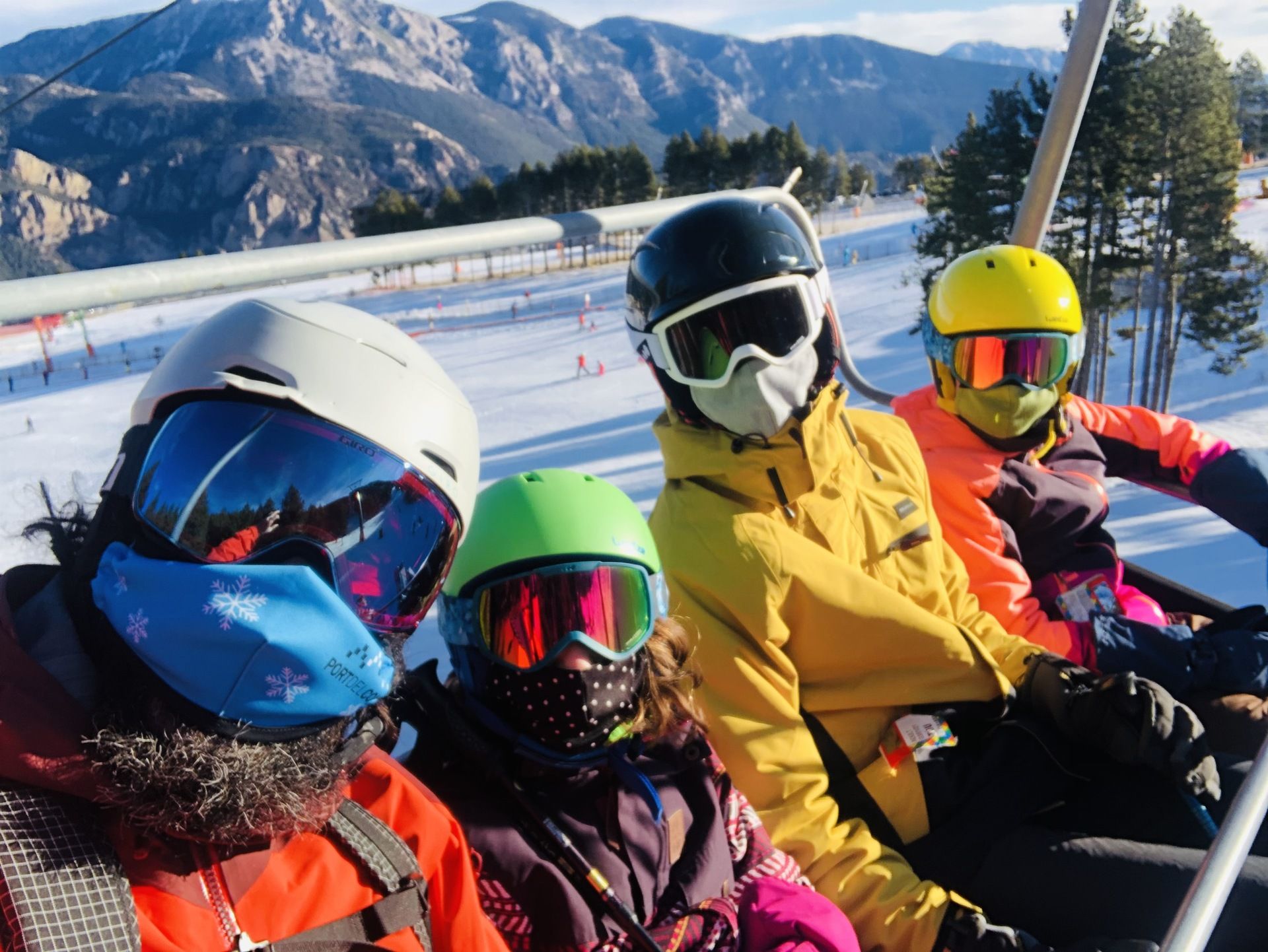 Ir a esquiar con niños - Ferran&Pow - Nevasport.com