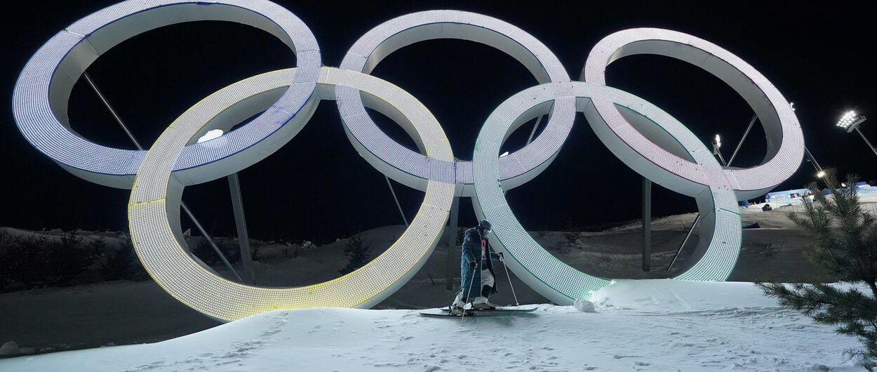 El COI readmite a deportistas rusos y bielorrusos pero no podrán competir con su bandera