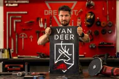 Problemas para Van Deer: la marca de esquís de Marcel Hirscher vende poco