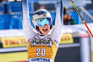 Mowinckel gana también en Descenso y se impone en Cortina d'Ampezzo