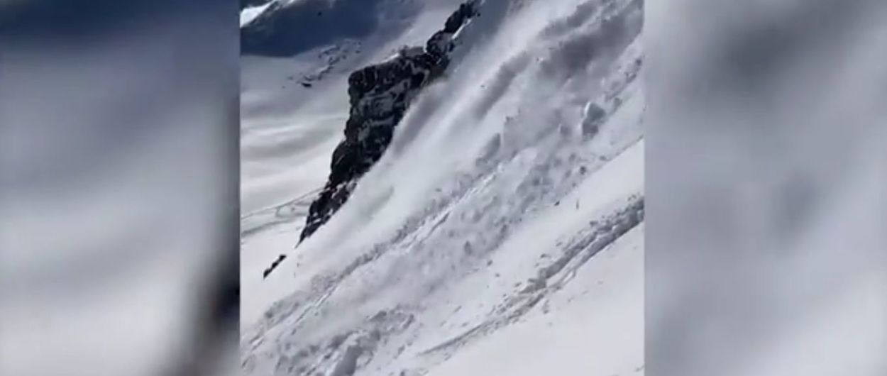 Un alud atrapa a un esquiador cerca de las pistas de Astún