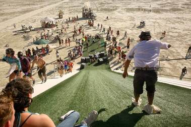 Quieren instalar una pista de esquí seco en el Burning Man Festival