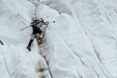 Andrzej Bargiel se convierte en la primera persona que esquía el K2