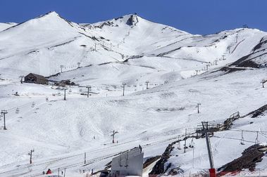 Valle Nevado a fines de Septiembre: Sol y nieve "crema"