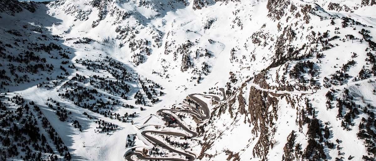 Las 10 carreteras más bonitas para subir a esquiar