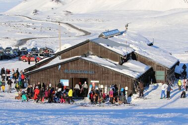 Y 15 años después, Bláfjoll en Islandia pulveriza su récord de esquiadores