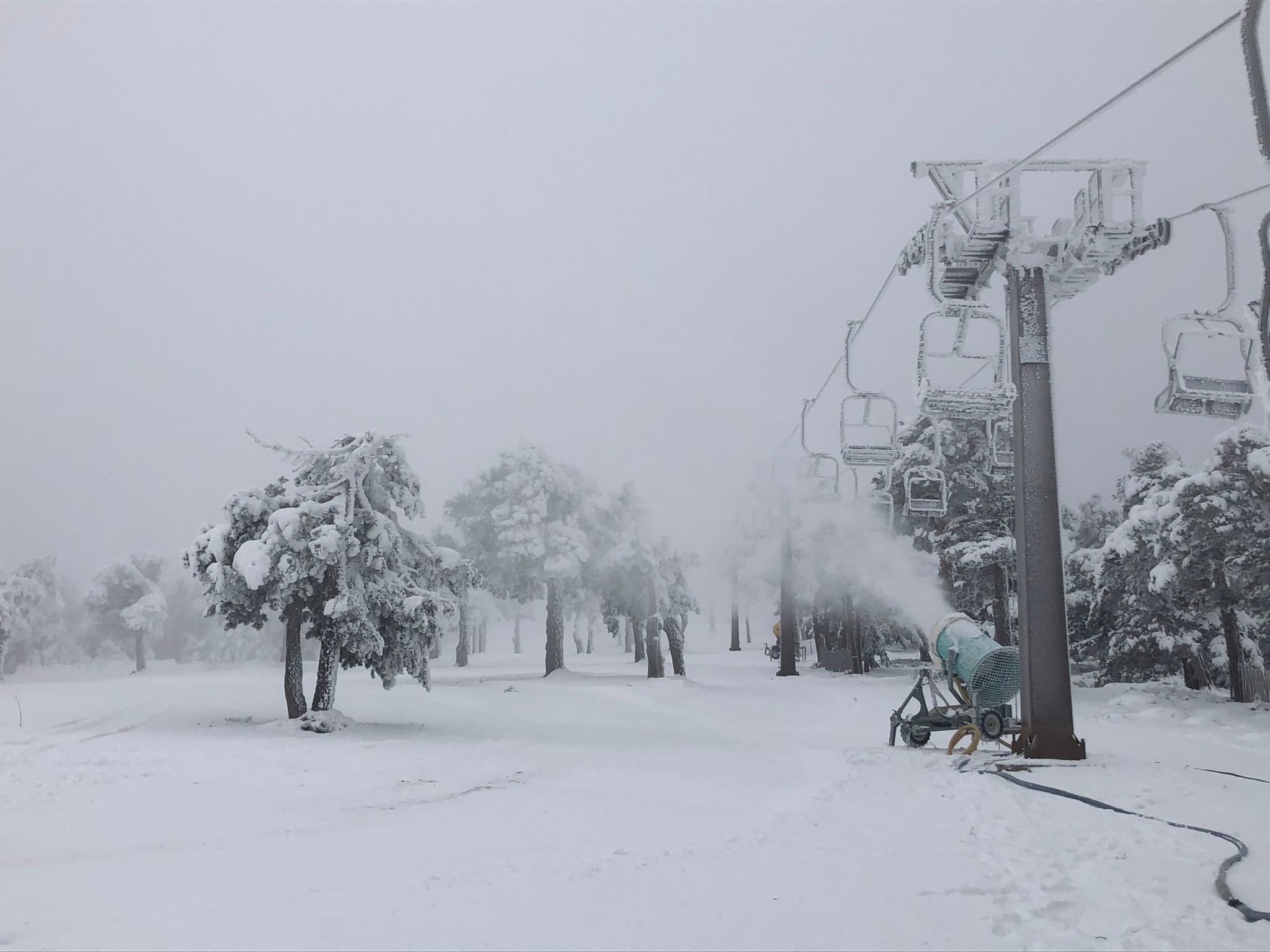 Nieve artificial en estación esquí Navacerrada